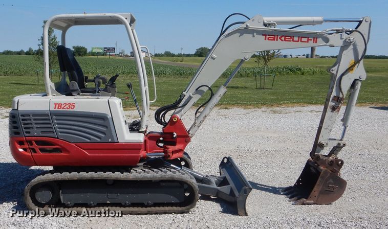 image for item HM9555 2013 Takeuchi TB235  mini excavator