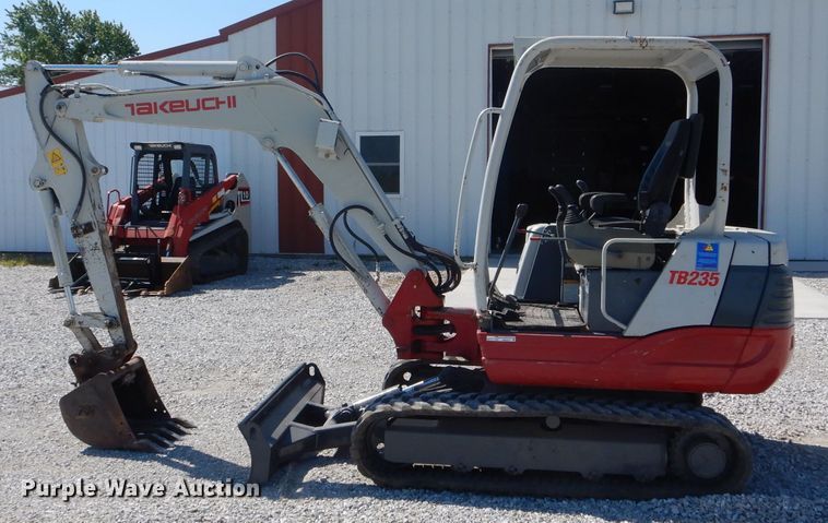 image for item HM9555 2013 Takeuchi TB235  mini excavator