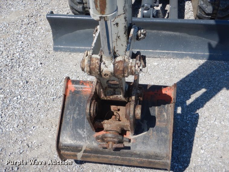 image for item HM9555 2013 Takeuchi TB235  mini excavator