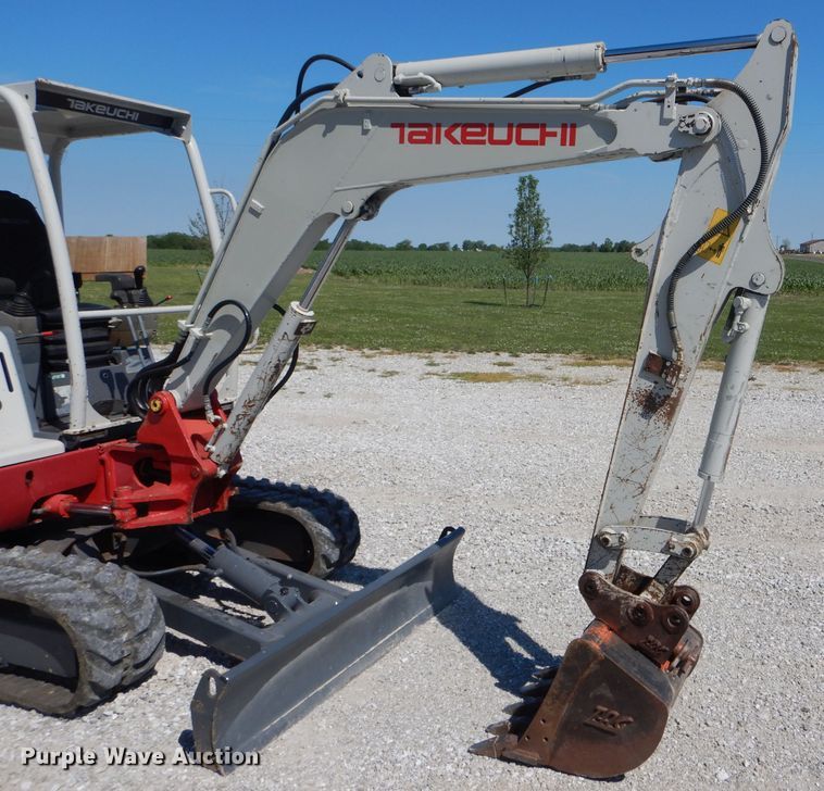 image for item HM9555 2013 Takeuchi TB235  mini excavator