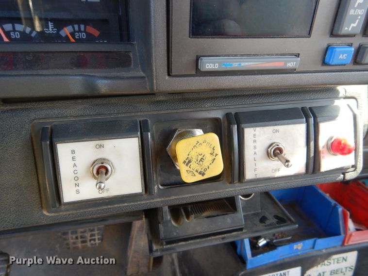 image for item HM9558 2000 GMC C7500  digger derrick truck