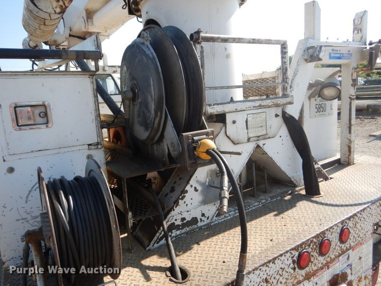 image for item HM9558 2000 GMC C7500  digger derrick truck