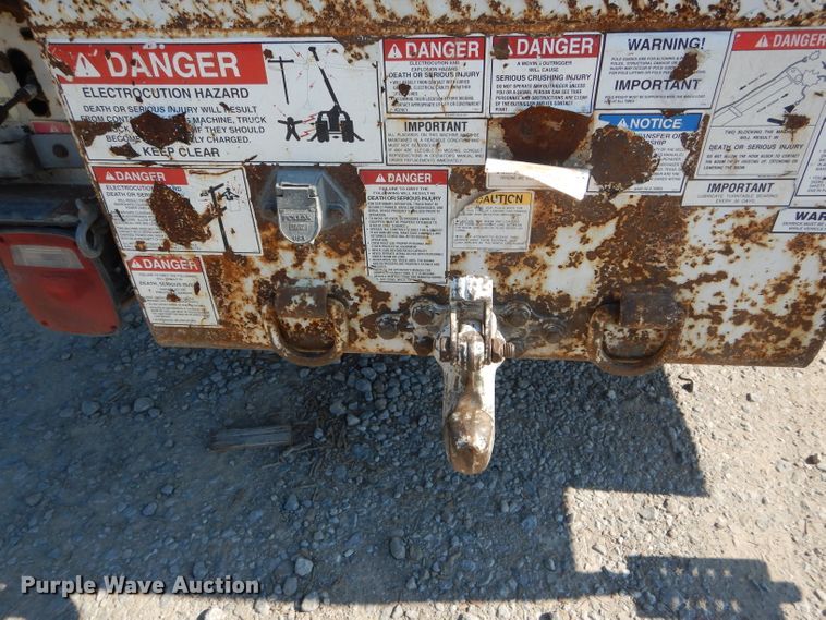 image for item HM9558 2000 GMC C7500  digger derrick truck