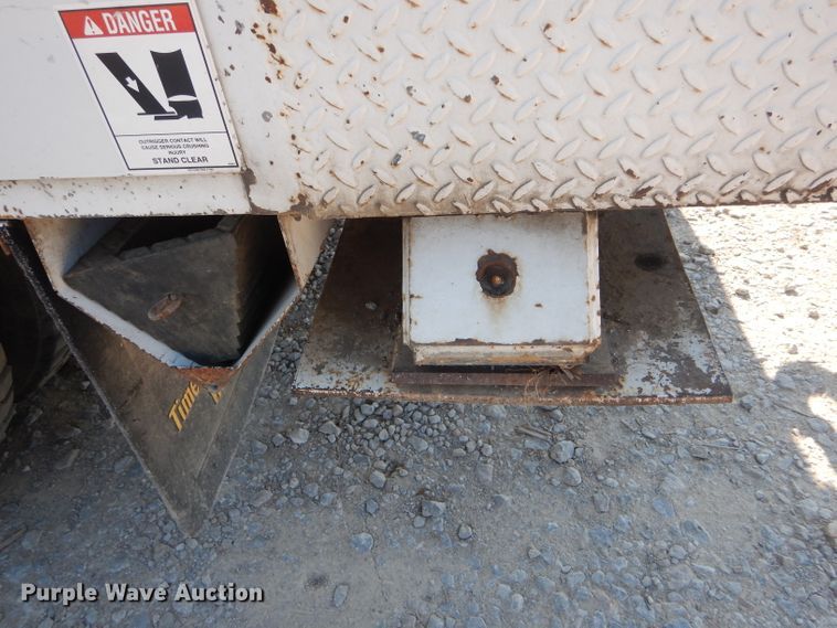 image for item HM9558 2000 GMC C7500  digger derrick truck