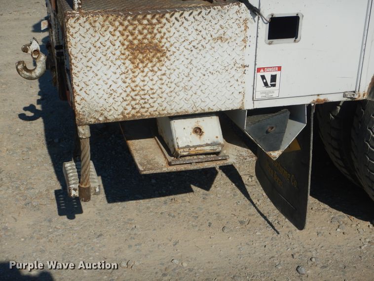 image for item HM9558 2000 GMC C7500  digger derrick truck