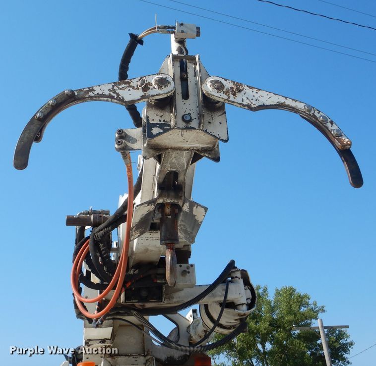 image for item HM9558 2000 GMC C7500  digger derrick truck