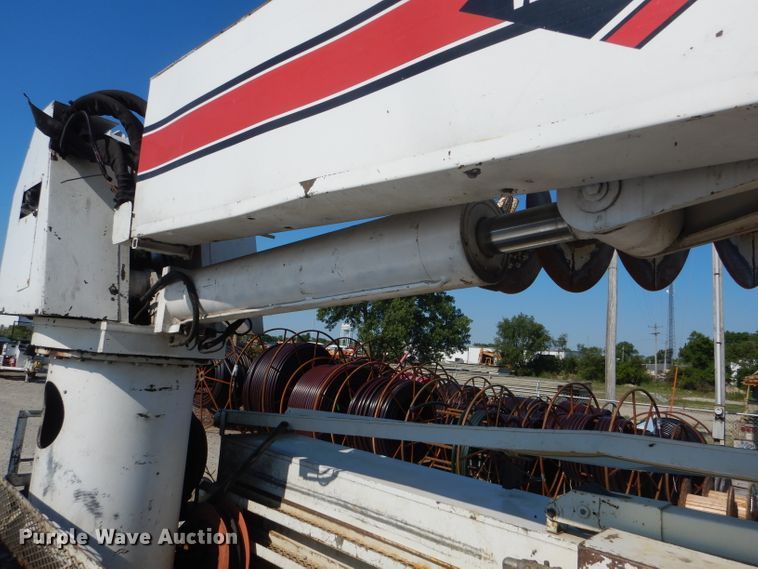 image for item HM9558 2000 GMC C7500  digger derrick truck