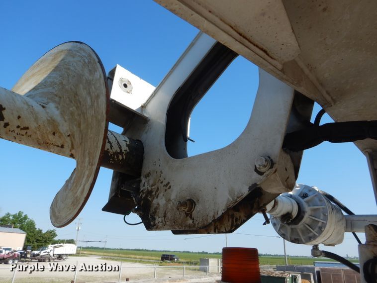 image for item HM9558 2000 GMC C7500  digger derrick truck