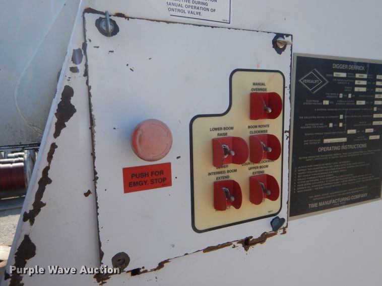 image for item HM9558 2000 GMC C7500  digger derrick truck