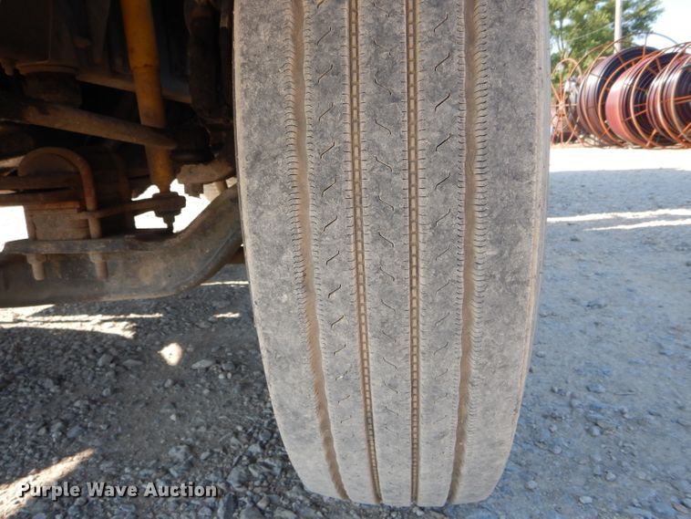 image for item HM9558 2000 GMC C7500  digger derrick truck