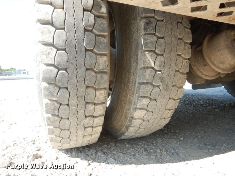 image for item HM9558 2000 GMC C7500  digger derrick truck