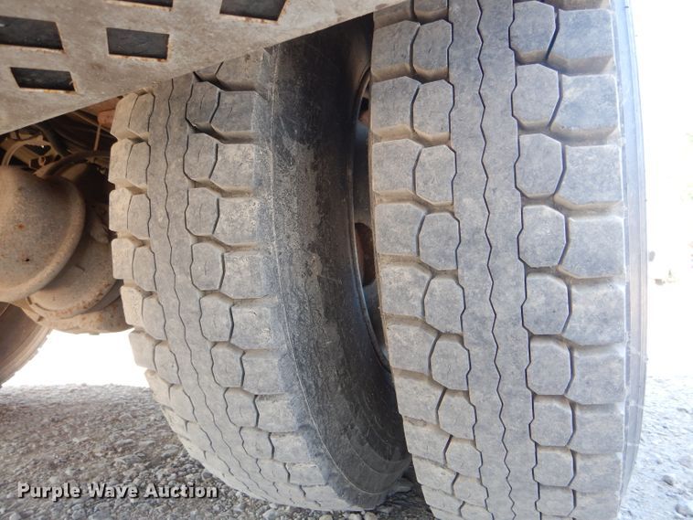 image for item HM9558 2000 GMC C7500  digger derrick truck