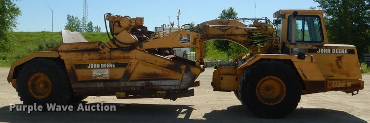 image for item HM9619 1995 John Deere 762B  elevating scraper