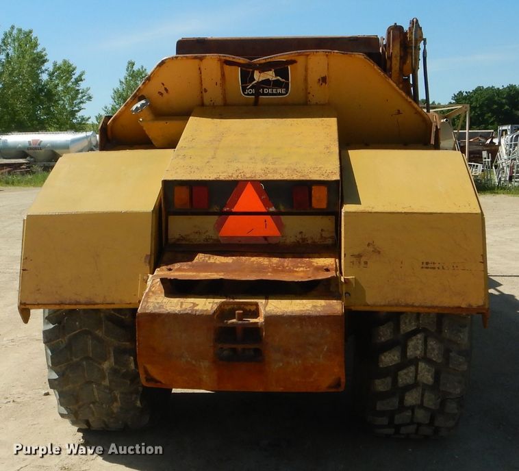 image for item HM9619 1995 John Deere 762B  elevating scraper