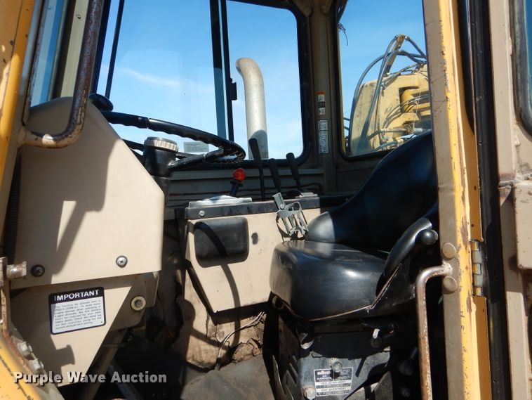 image for item HM9619 1995 John Deere 762B  elevating scraper