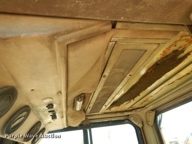 image for item HM9619 1995 John Deere 762B  elevating scraper