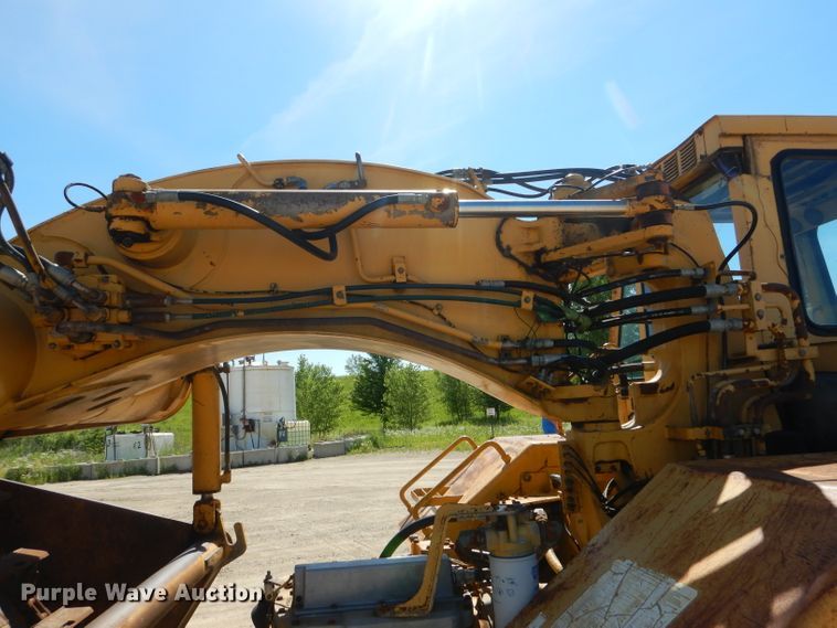 image for item HM9619 1995 John Deere 762B  elevating scraper