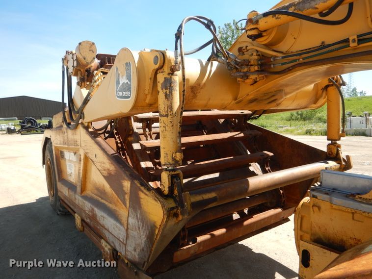 image for item HM9619 1995 John Deere 762B  elevating scraper