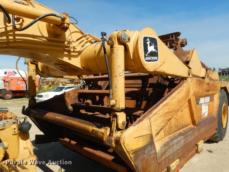 image for item HM9619 1995 John Deere 762B  elevating scraper