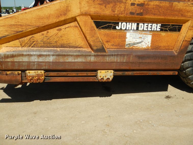 image for item HM9619 1995 John Deere 762B  elevating scraper