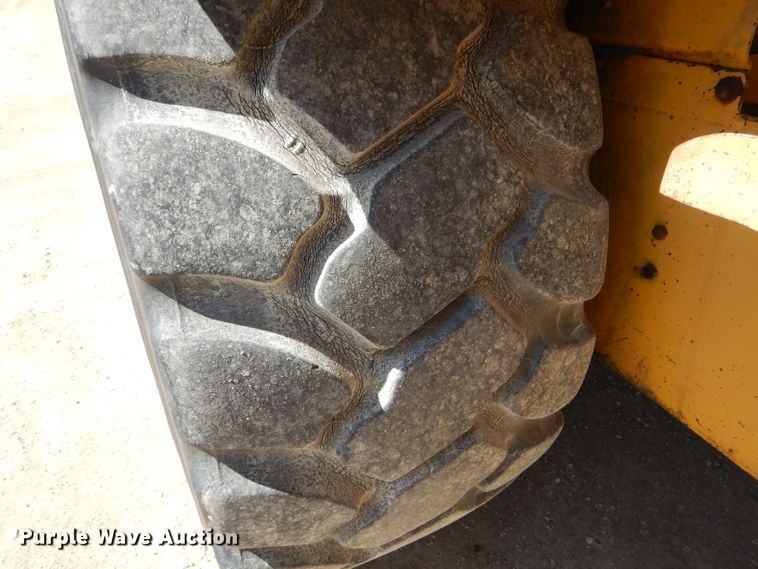 image for item HM9619 1995 John Deere 762B  elevating scraper