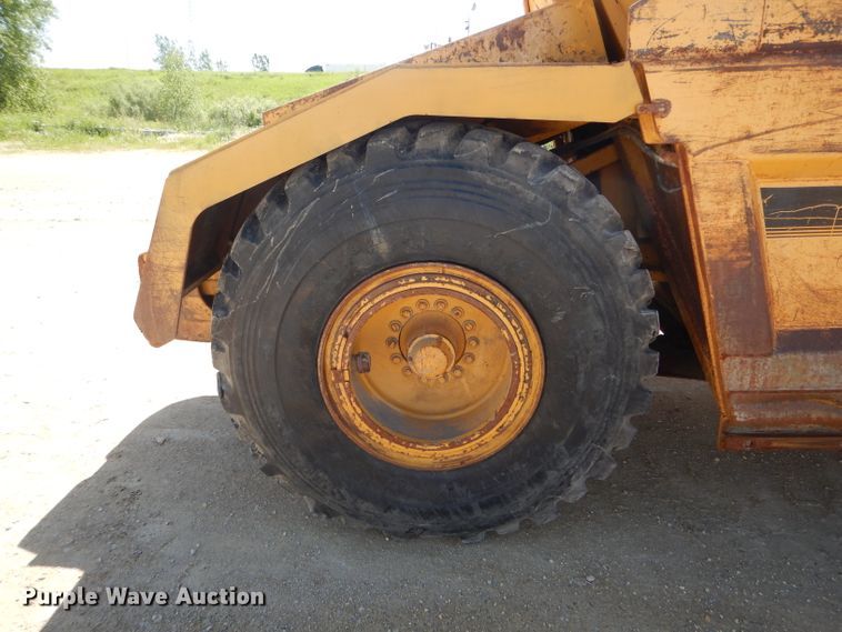 image for item HM9619 1995 John Deere 762B  elevating scraper