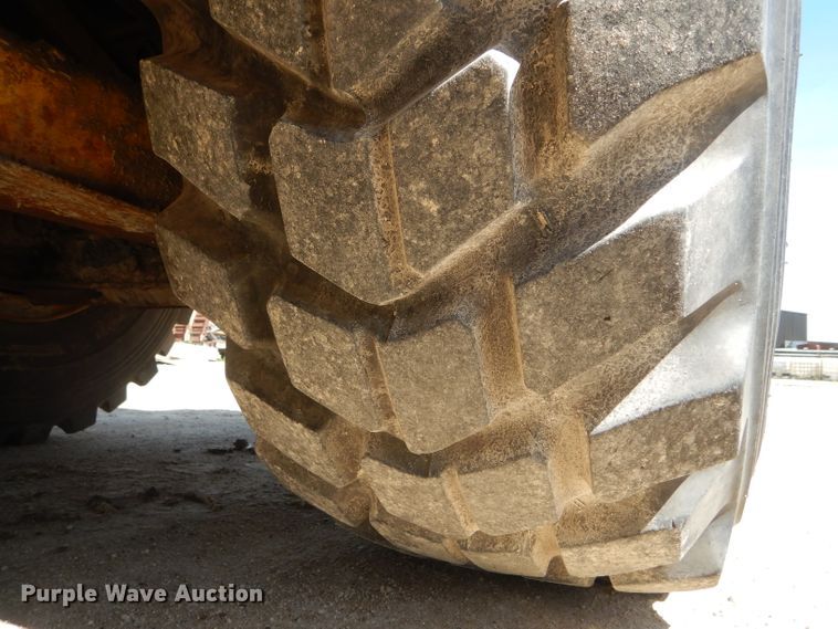 image for item HM9619 1995 John Deere 762B  elevating scraper