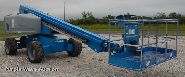 image for item HM9632 2007 Genie S-60  boom lift