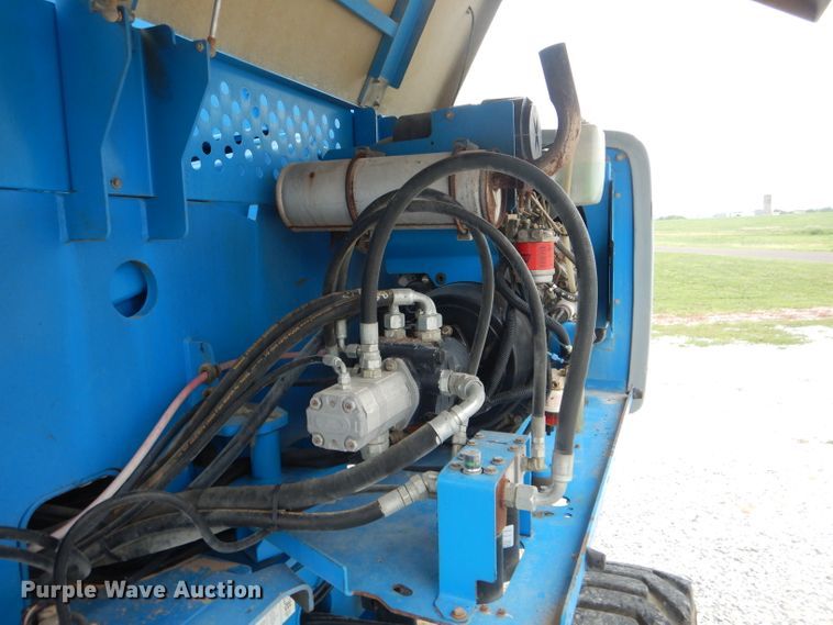 image for item HM9632 2007 Genie S-60  boom lift