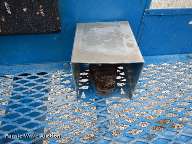 image for item HM9632 2007 Genie S-60  boom lift