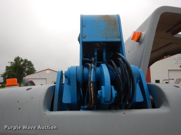 image for item HM9632 2007 Genie S-60  boom lift