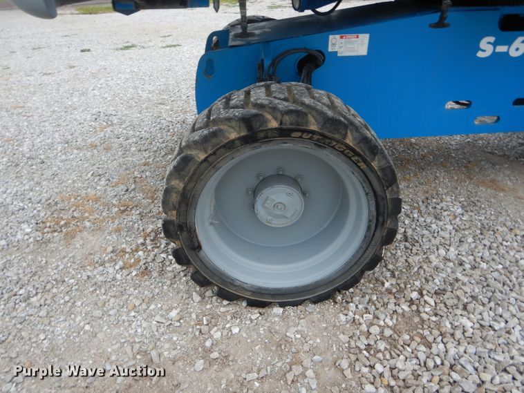 image for item HM9632 2007 Genie S-60  boom lift