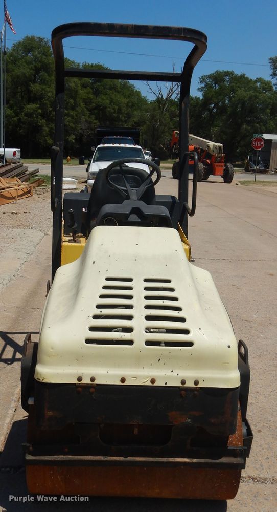 image for item HS9690 Wacker RD11A  vibratory double drum roller compactor