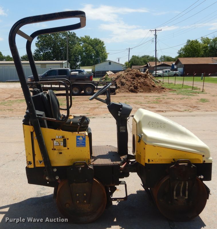 image for item HS9690 Wacker RD11A  vibratory double drum roller compactor