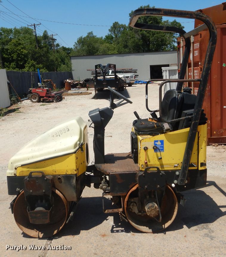 image for item HS9690 Wacker RD11A  vibratory double drum roller compactor