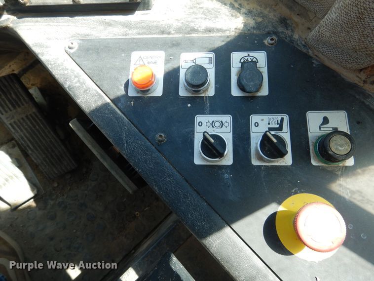 image for item HV9176 2001 Bomag BC771RB  landfill compactor