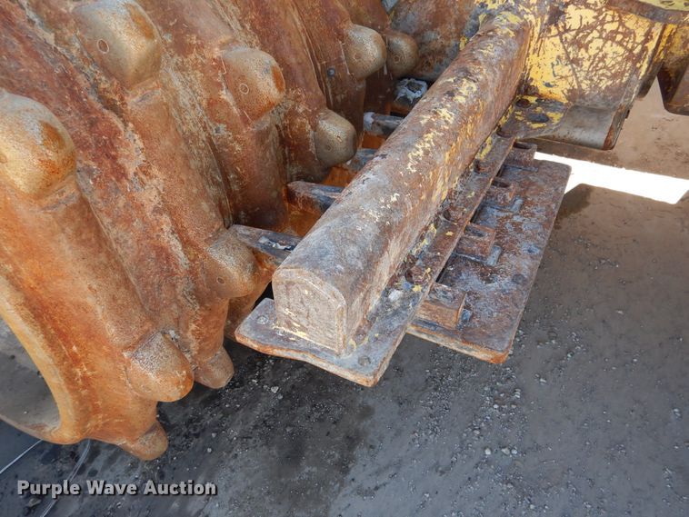 image for item HV9176 2001 Bomag BC771RB  landfill compactor