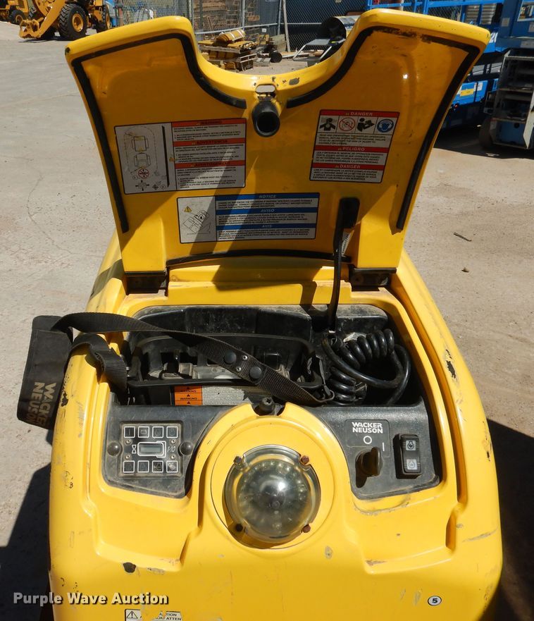 image for item HV9177 Wacker RTLXSC3  vibratory trench compactor