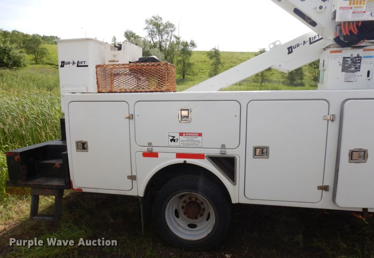 image for item DH5501 2008 Ford F550 Super Duty  bucket truck