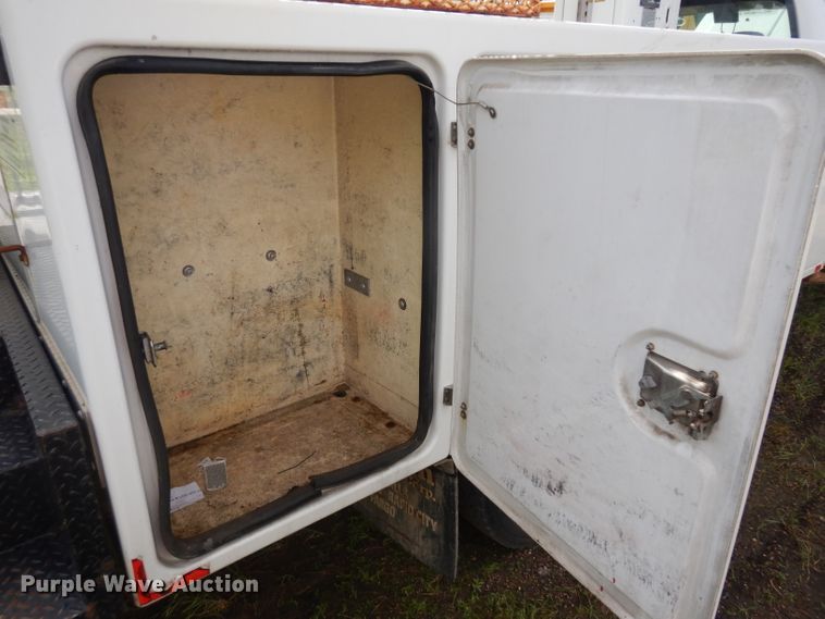 image for item DH5501 2008 Ford F550 Super Duty  bucket truck