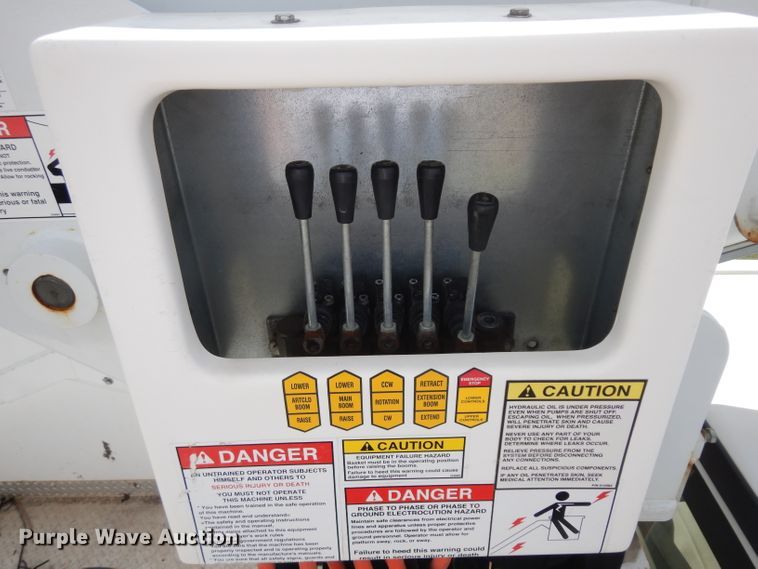 image for item DH5501 2008 Ford F550 Super Duty  bucket truck