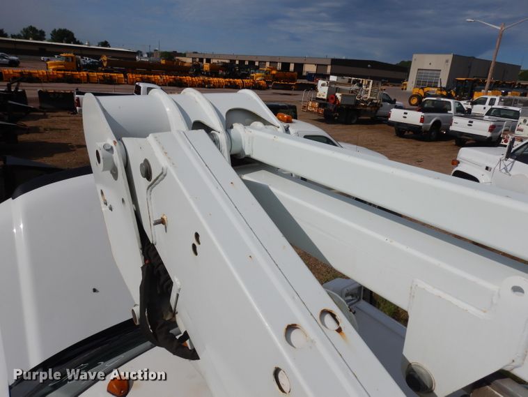 image for item DH5501 2008 Ford F550 Super Duty  bucket truck