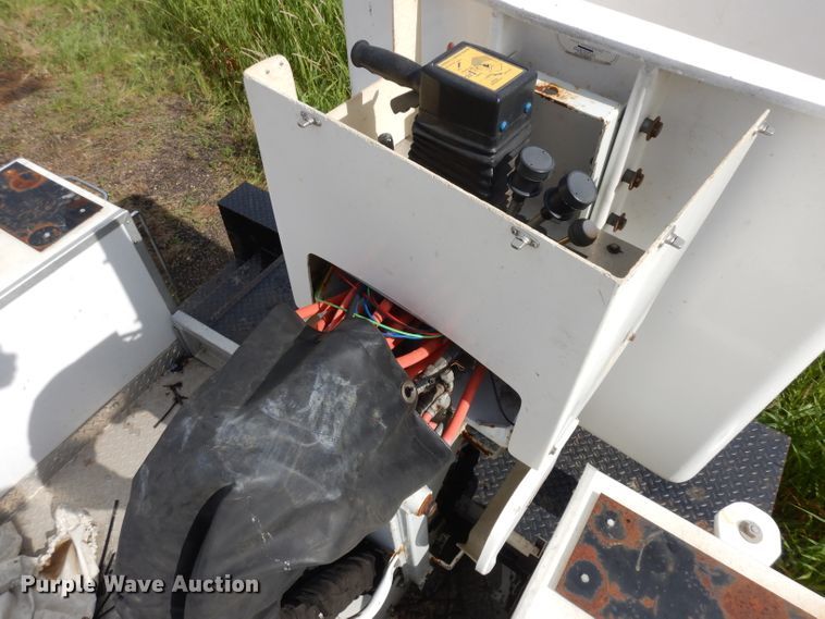 image for item DH5501 2008 Ford F550 Super Duty  bucket truck