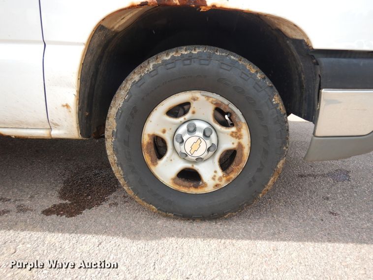 image for item DH5503 2003 Chevrolet Silverado 1500  pickup truck