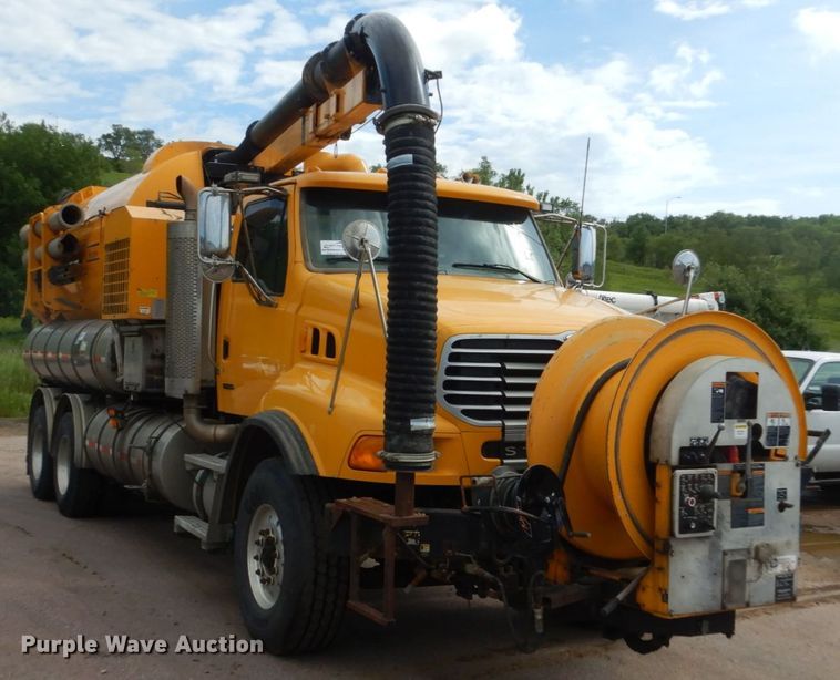 image for item DH5507 2007 Sterling L-Line  vacuum truck