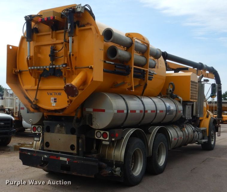 image for item DH5507 2007 Sterling L-Line  vacuum truck