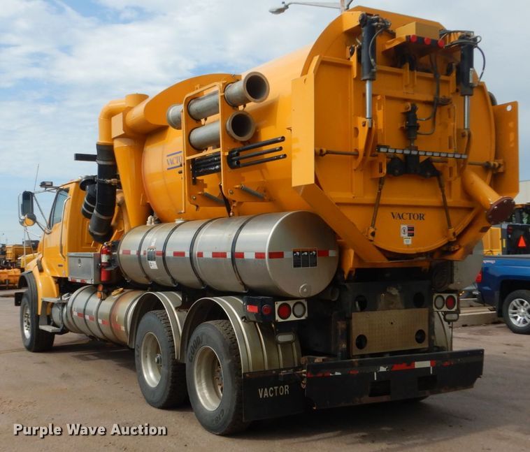 image for item DH5507 2007 Sterling L-Line  vacuum truck