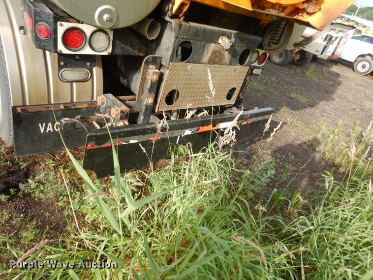 image for item DH5507 2007 Sterling L-Line  vacuum truck