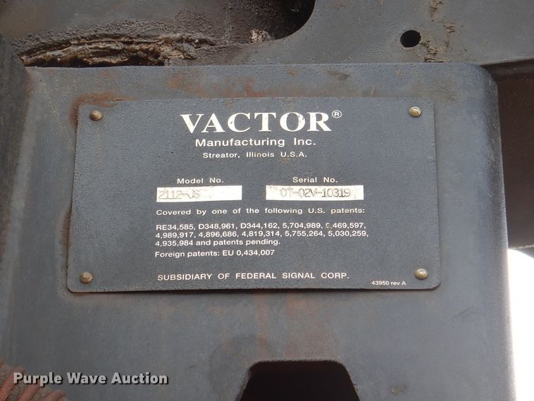 image for item DH5507 2007 Sterling L-Line  vacuum truck