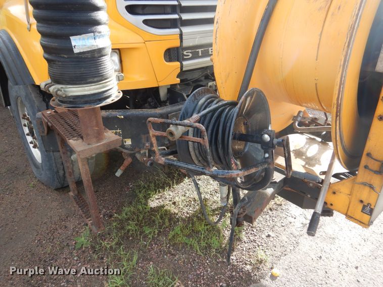 image for item DH5507 2007 Sterling L-Line  vacuum truck